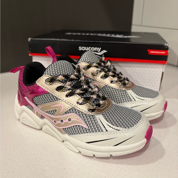 Saucony Other - (New) Saucony Flash XT Little Girls Sneakers – Size 1 – Pink/Silver/Gold